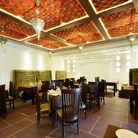 Hotel Riyasat Ludhiana Zewnętrze zdjęcie