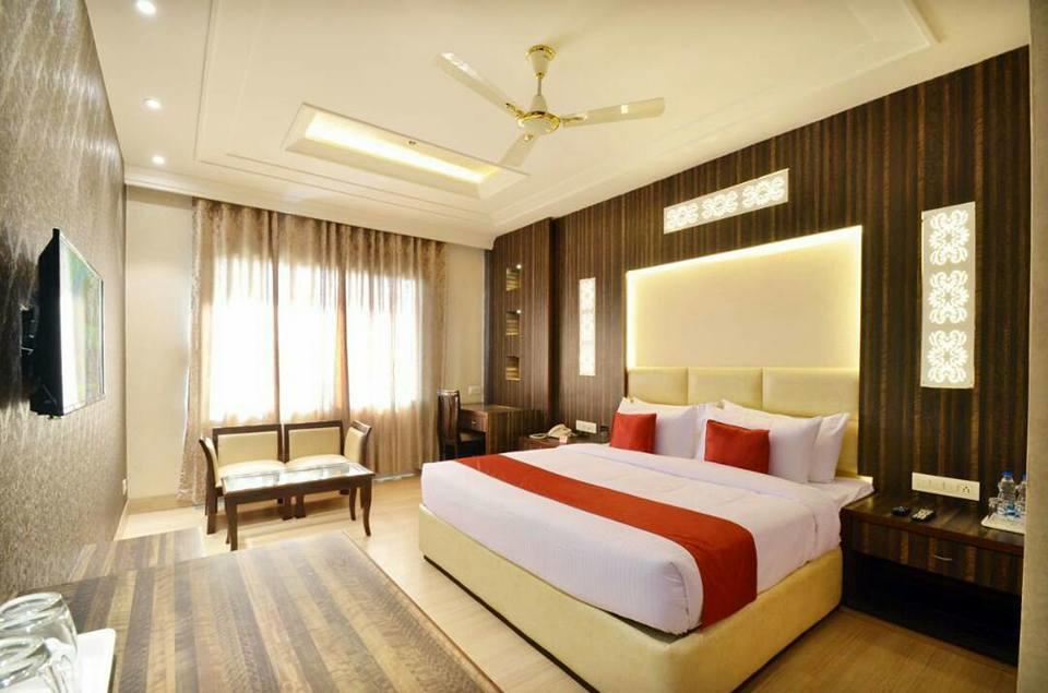 Hotel Riyasat Ludhiana Zewnętrze zdjęcie