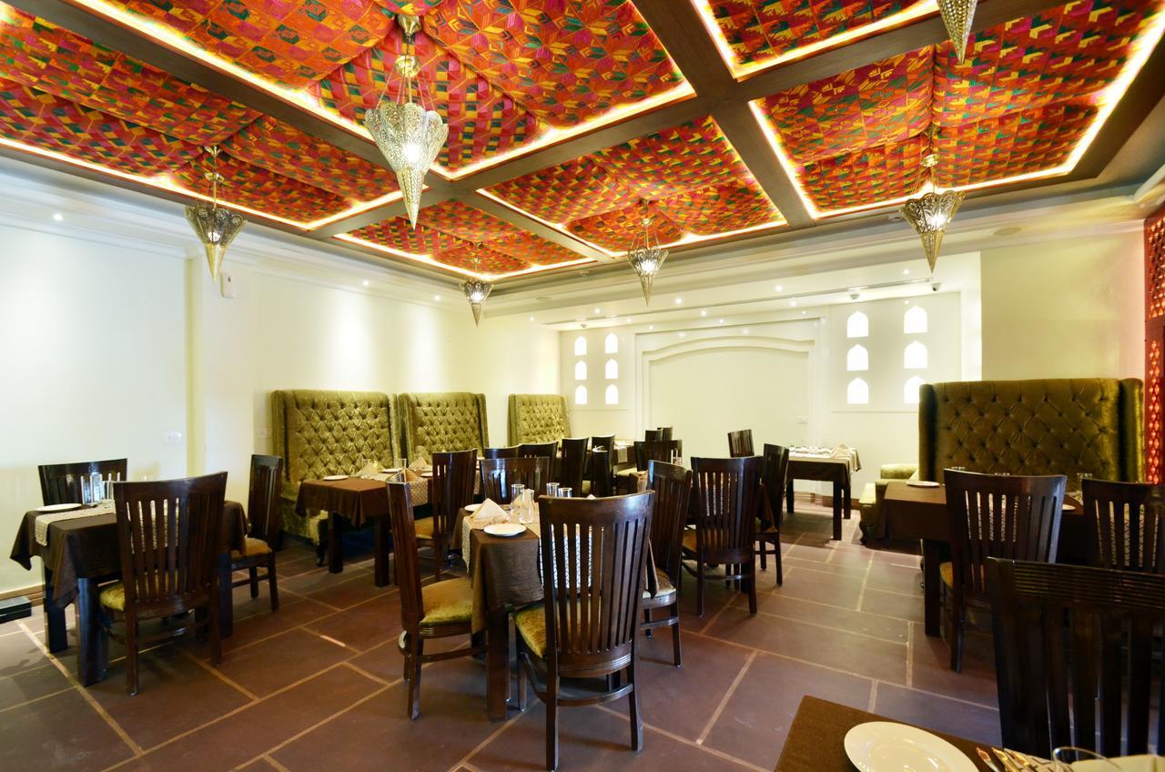 Hotel Riyasat Ludhiana Zewnętrze zdjęcie